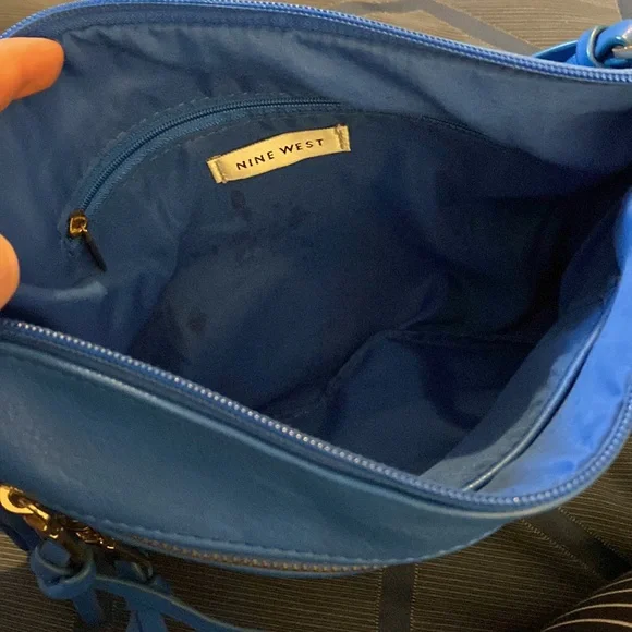 💥3/$25💥 Blue Nine West purse⭐️ - Picture 4 of 6